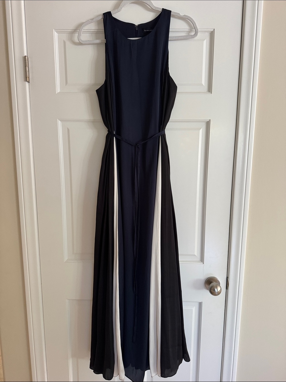 Banana Republic Navy, Black and Ivory Colorblock Maxi Dress Size: 10 NWT